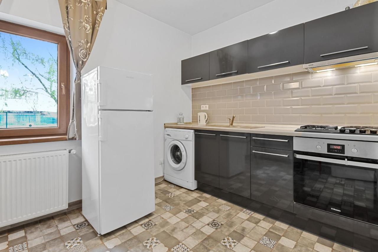Homestay Otopeni Bagian luar foto