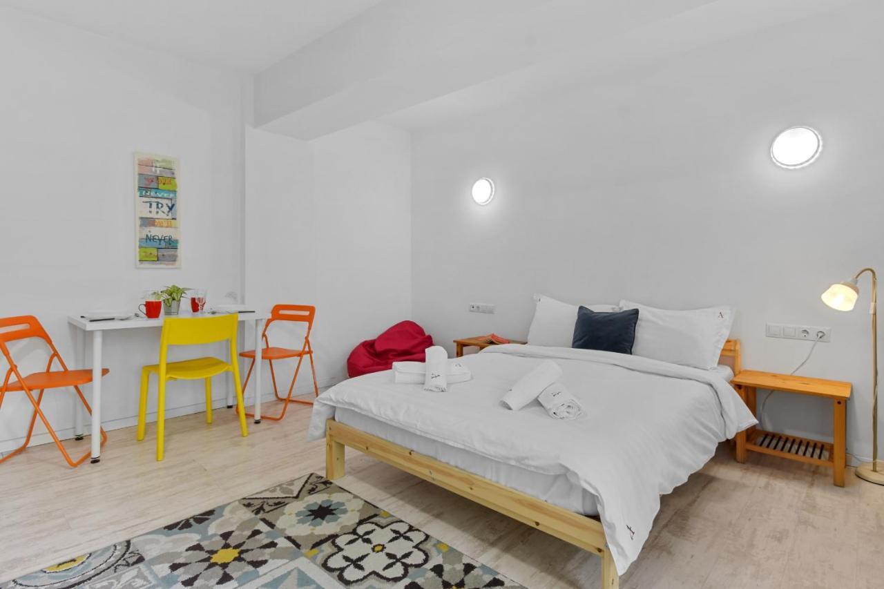 Homestay Otopeni Bagian luar foto