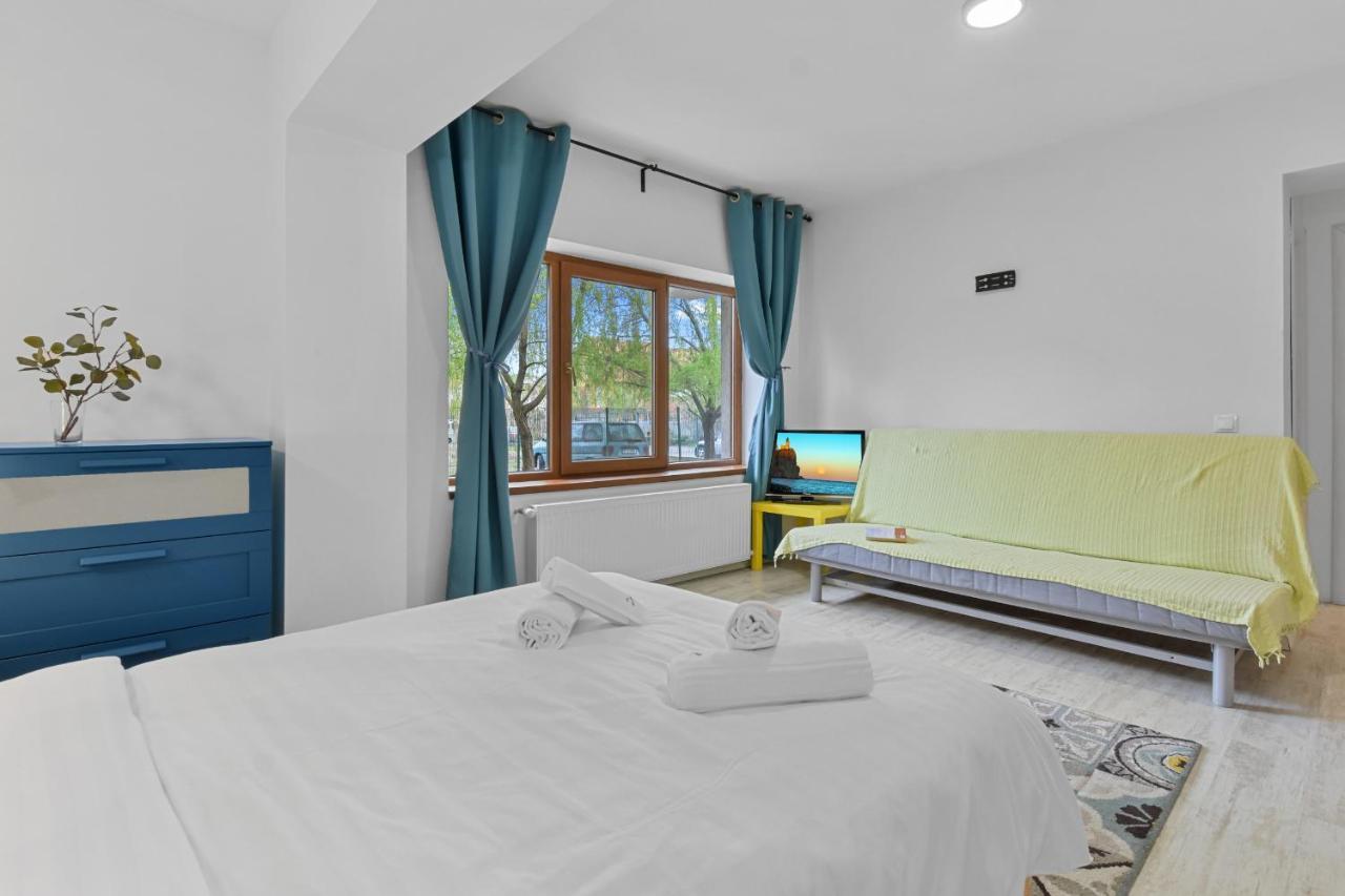 Homestay Otopeni Bagian luar foto