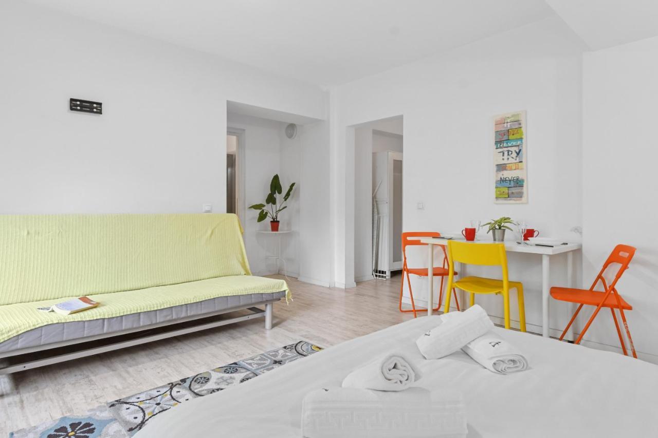 Homestay Otopeni Bagian luar foto