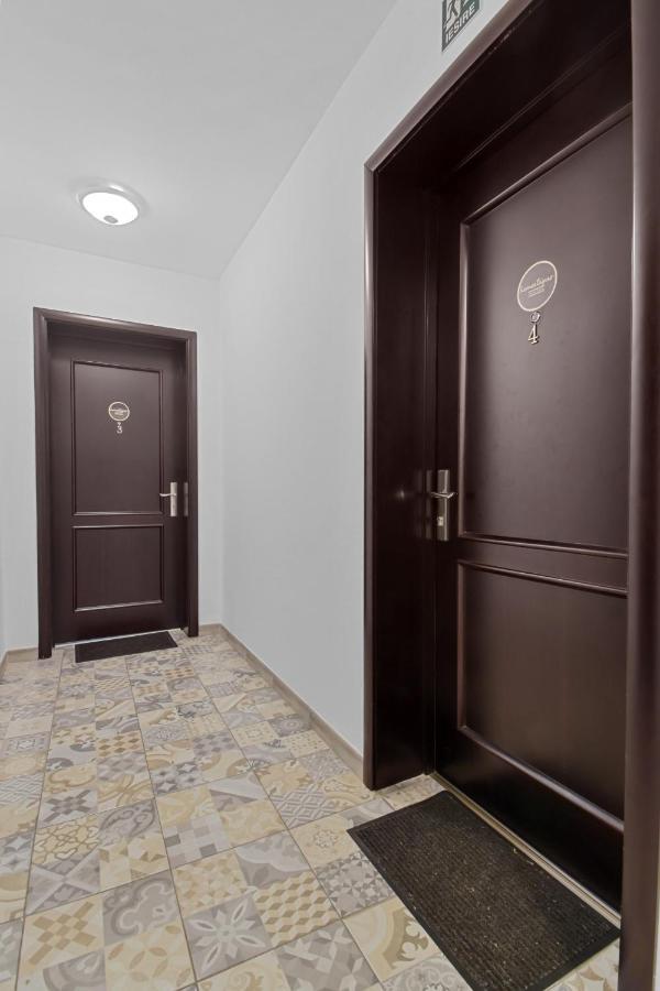 Homestay Otopeni Bagian luar foto