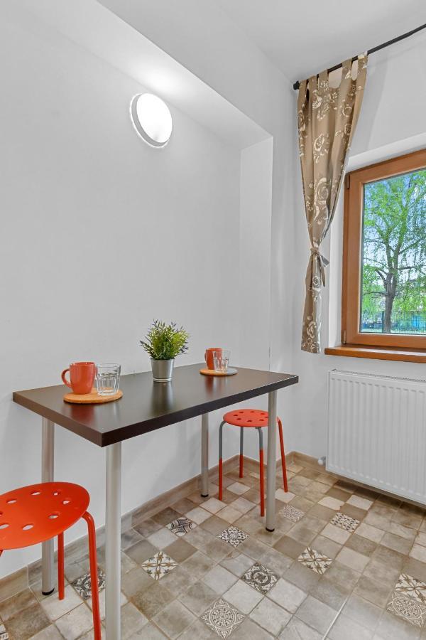 Homestay Otopeni Bagian luar foto